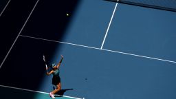 MIAMI GARDENS, FLORIDA - MARCH 22: Emma Raducanu of Great Britain serves against Bianca Andreescu of Canada in their first round match during the Miami Open at Hard Rock Stadium  on March 22, 2023 in Miami Gardens, Florida. (Photo by Clive Brunskill/Getty Images)