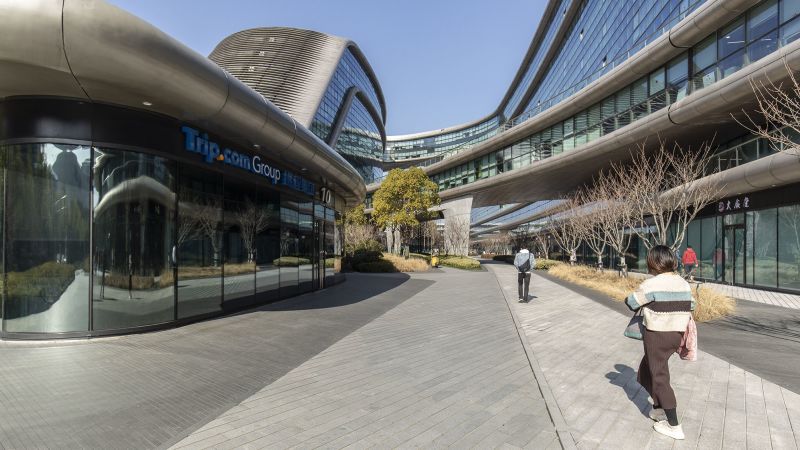 NextImg:This Chinese company will pay its workers $140 million to have kids | CNN Business