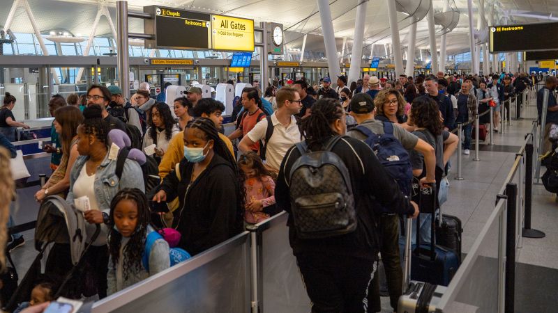 NextImg:Storms, smoke and heat threaten Fourth of July travel and holiday weekend plans | CNN