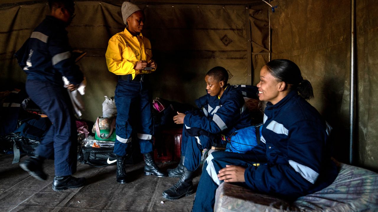 Firefighters from South Africa are among the crews working in Alberta, Canada, to help with ongoing fire suppression efforts.