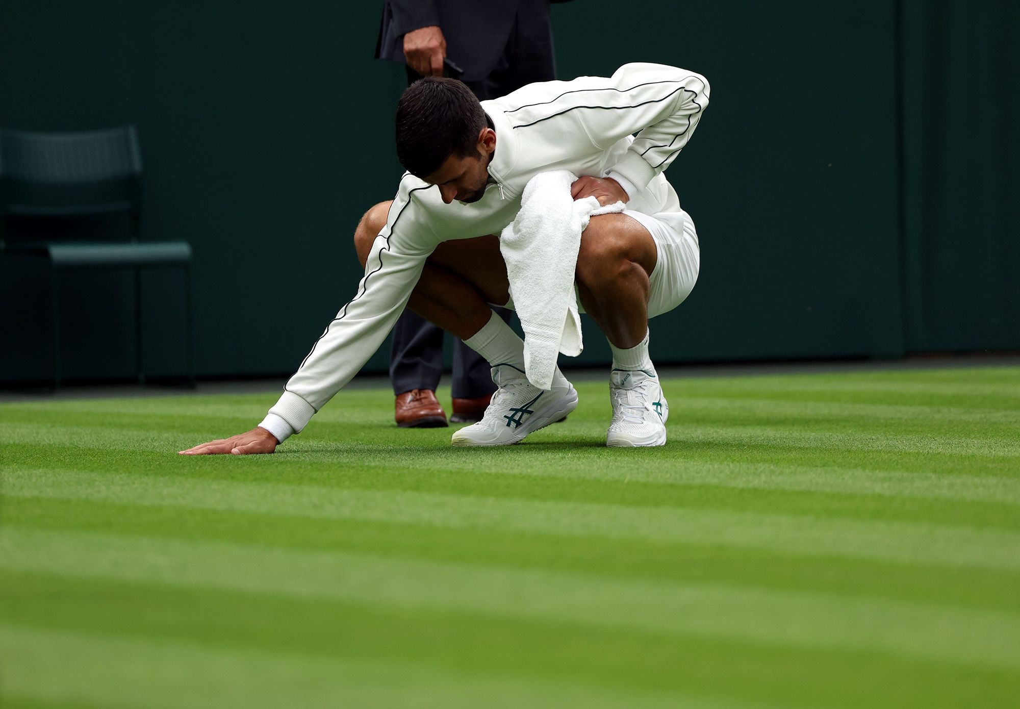 Bola Amarela - O Kids Day de Novak Djokovic continuou no quarto de  hotel.