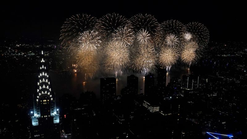 NextImg:No credible security threats ahead of 47th annual Macy's 4th of July fireworks show, NYPD says | CNN