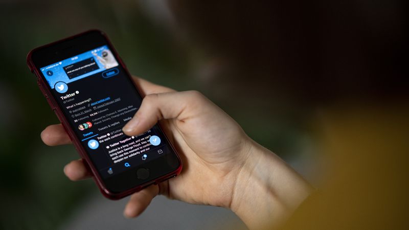 NextImg:Twitter to put TweetDeck behind a paywall | CNN Business