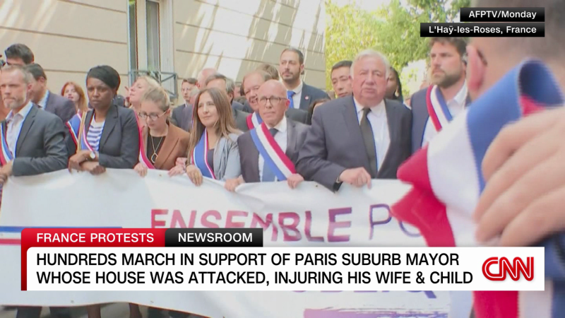 NextImg:Violence eases in France as mayors appeal for end to riots | CNN