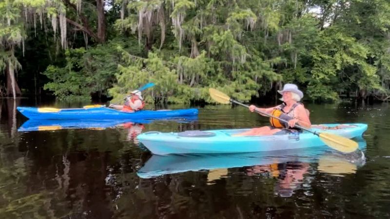 Video: Hundreds paddle Georgia river in annual signature event | CNN