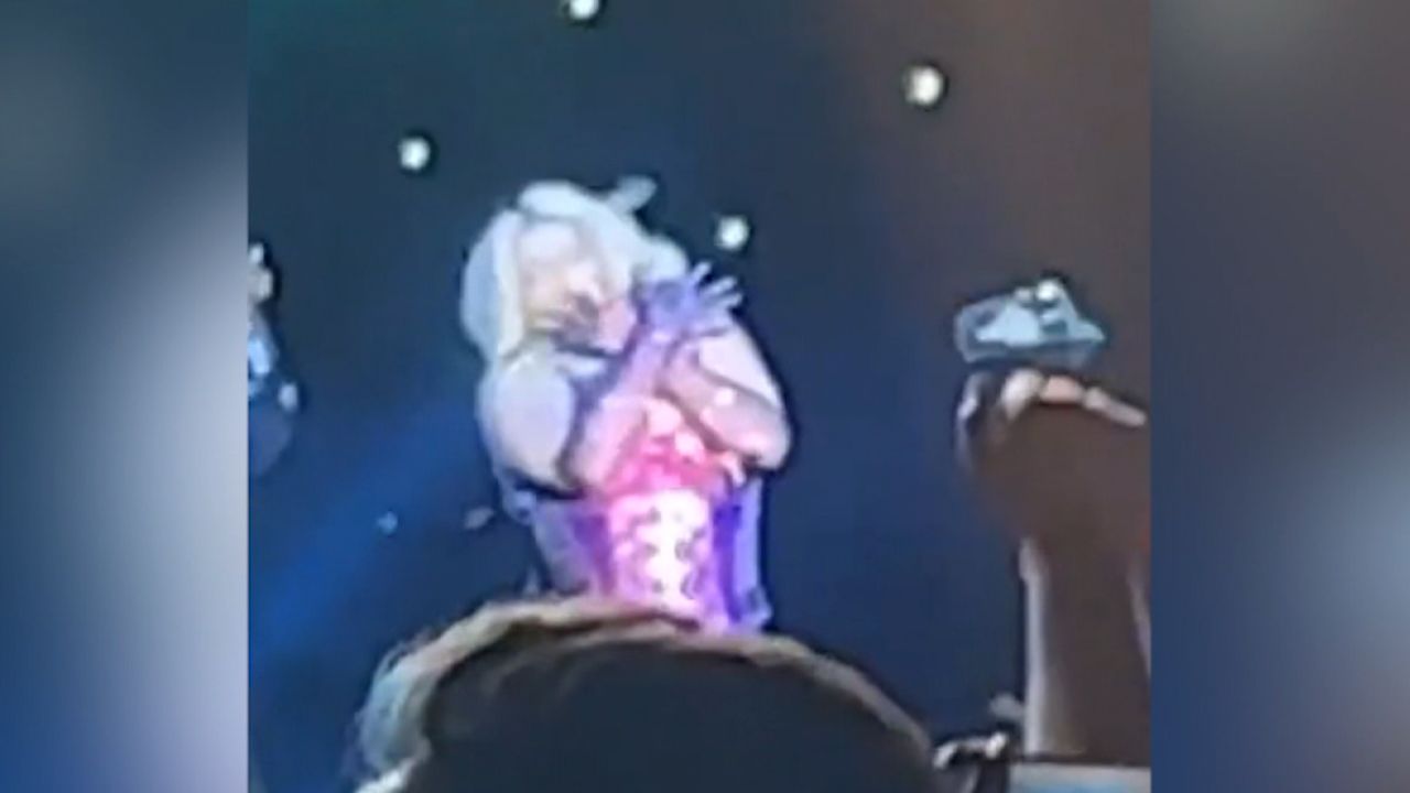 Bebe Rexha phone incident vpx screengrab