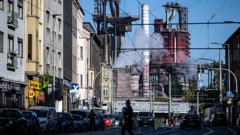 NextImg:This measure of European inflation just turned negative for the first time since 2020 | CNN Business