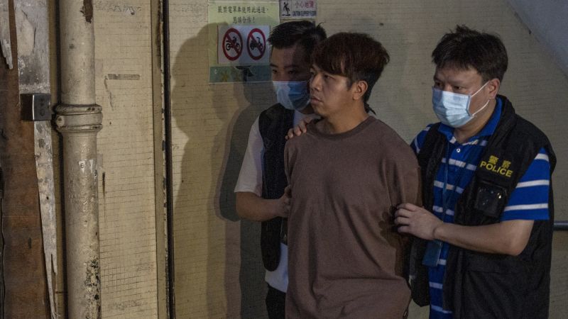 NextImg:Hong Kong police arrest 4 for allegedly aiding dissidents abroad | CNN