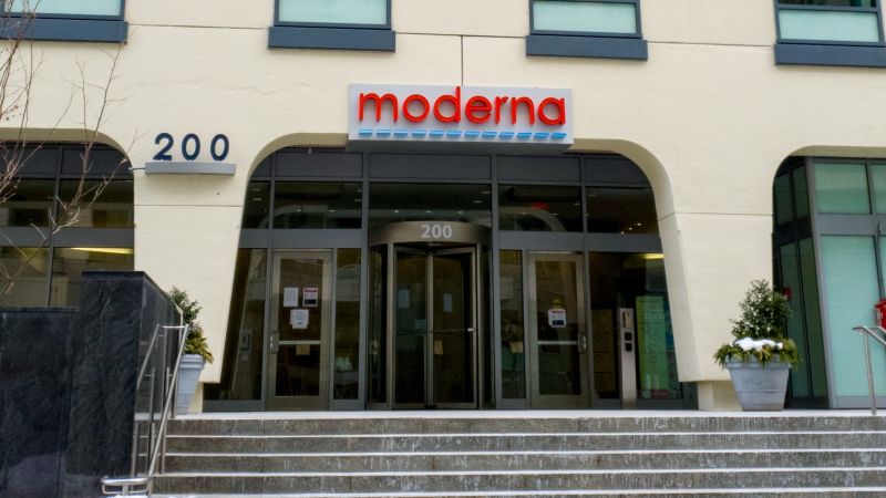 NextImg:Moderna inks deal to make mRNA medicines in China | CNN Business