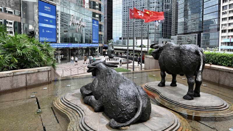 NextImg:Hong Kong stocks slump on worries about Chinese banks, US interest rates | CNN Business