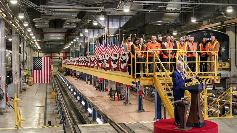 NextImg:Largest federal transportation grant ever awarded to critical NY-NJ tunnel project | CNN Business