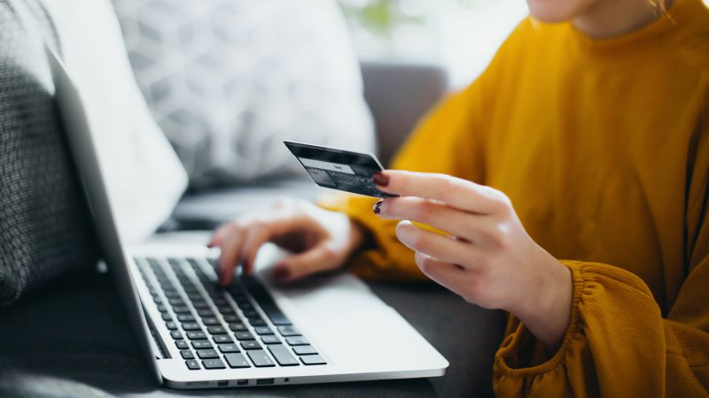 NextImg:Why credit card late fees may drop to $8 | CNN Business