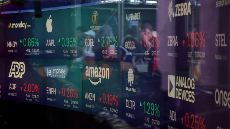 NextImg:Some investors are shunning Wall Street's tech frenzy | CNN Business
