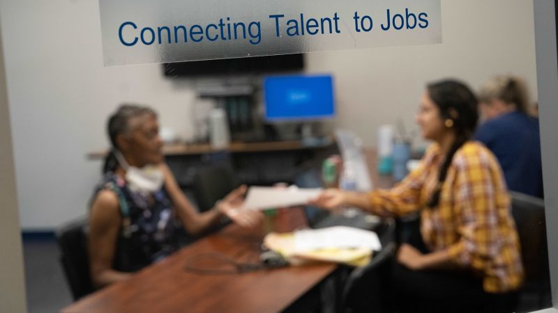 NextImg:There are more women in the workforce than ever before | CNN Business