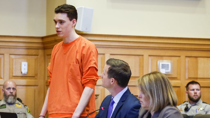 NextImg:Teen gets life sentence for killing Spanish teacher | CNN