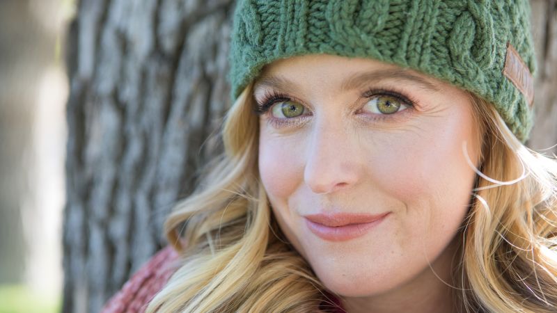NextImg:Jamie MoCrazy nearly died in a skiing accident. Now, she wants to help others who have suffered traumatic brain injuries | CNN