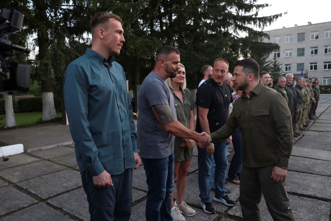Zelensky welcomes the commanders in Lviv.