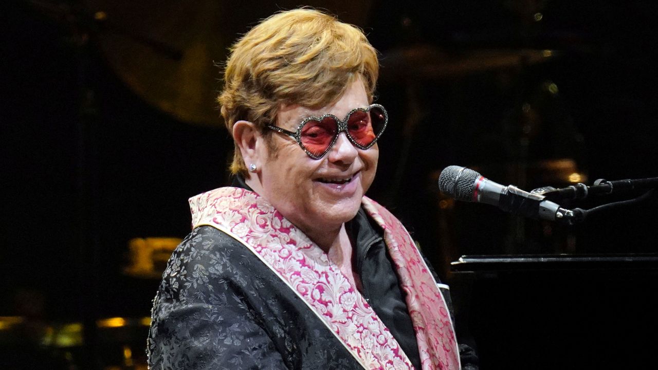 Elton John performoi shfaqjen e tij të fundit në Tele2 Arena në Stokholm, Suedi.
