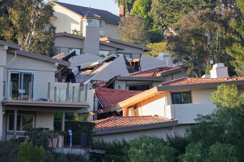 Rolling Hills Estates, California, Homes Slide Down Hillside Following ...