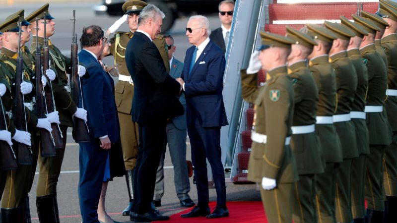 NextImg:Biden and NATO leaders enter summit with a show of force as Turkey agrees to Sweden's membership | CNN Politics