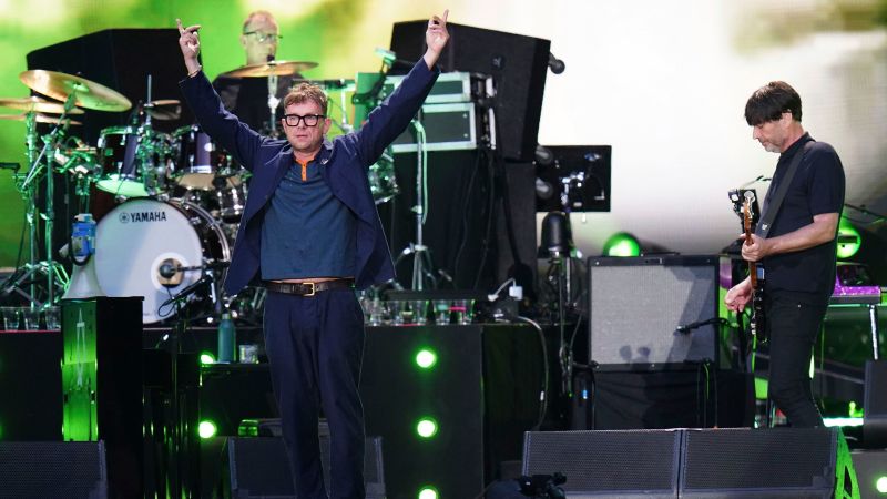 NextImg:Blur raise their game as Britpop legends emerge as a genuine stadium band | CNN
