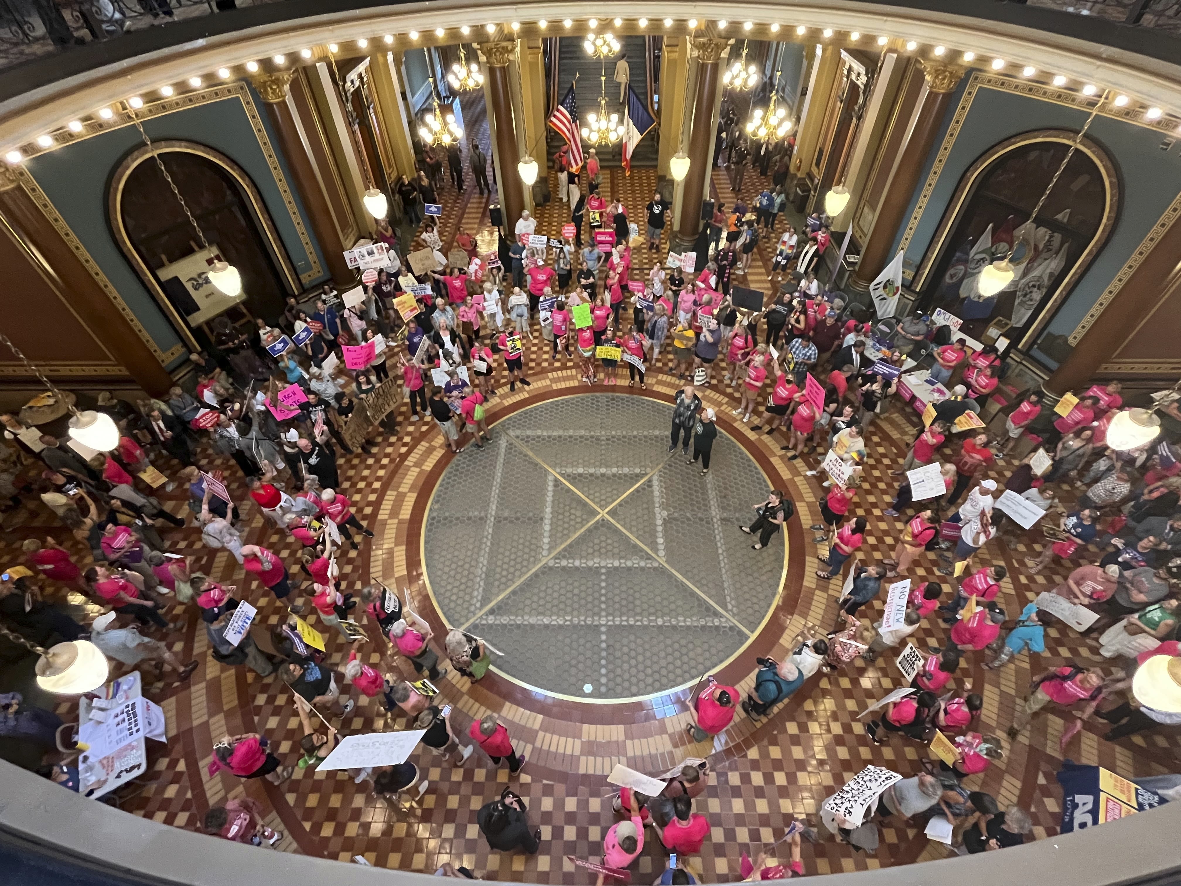 Abortion opponents take to Statehouse in session's second day, Politics