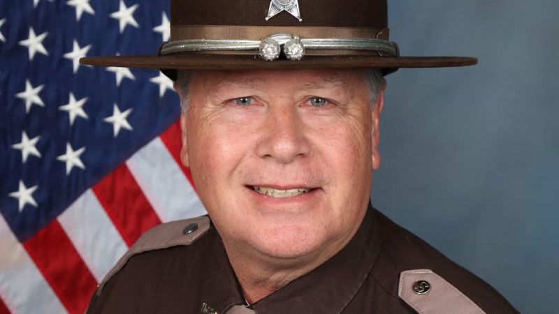NextImg:An inmate used the chain of his handcuffs to choke an Indiana sheriff's deputy who later died at hospital, affidavit says | CNN