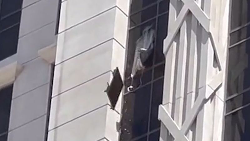 Man throws TV other items from 21st floor of Vegas hotel