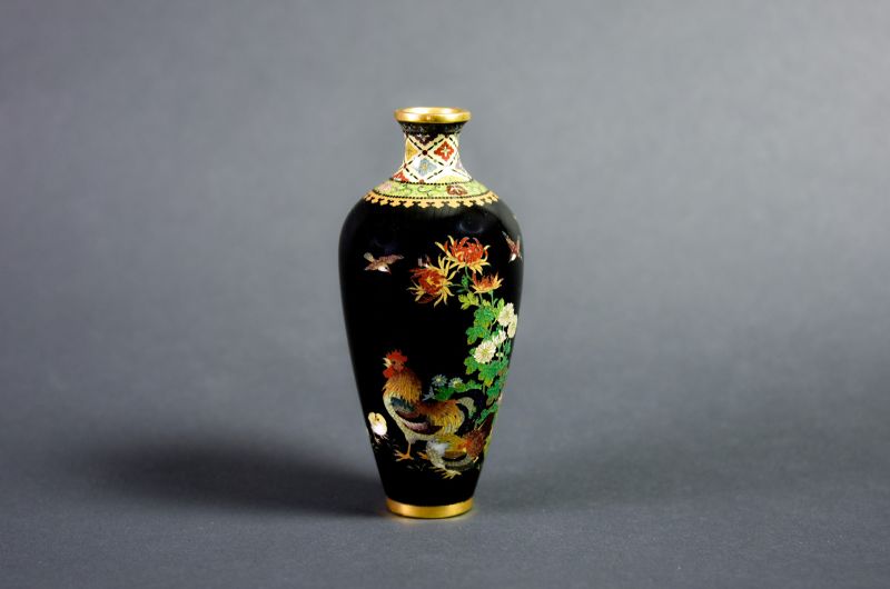 ジョアンアイザック　Japanese vase Isezaki Jun, Bizen Vase | Oxford Ceramics Gallery