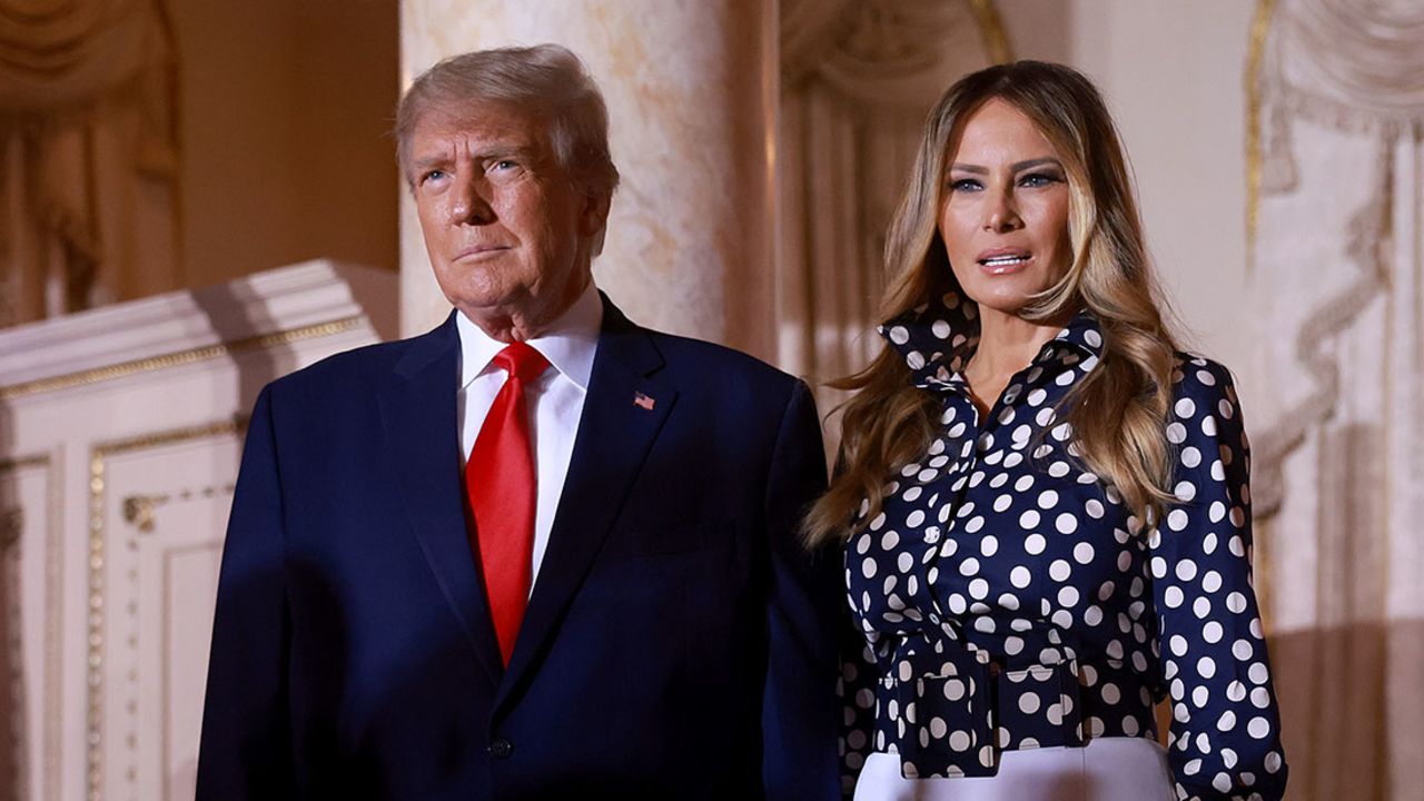PALM BEACH, FLORIDA - NOVEMBER 15: Former U.S. President Donald Trump and former first lady Melania Trump arrive for an event at his Mar-a-Lago home on November 15, 2022 in Palm Beach, Florida. Trump announced that he was seeking another term in office and officially launched his 2024 presidential campaign.  (Photo by Joe Raedle/Getty Images)