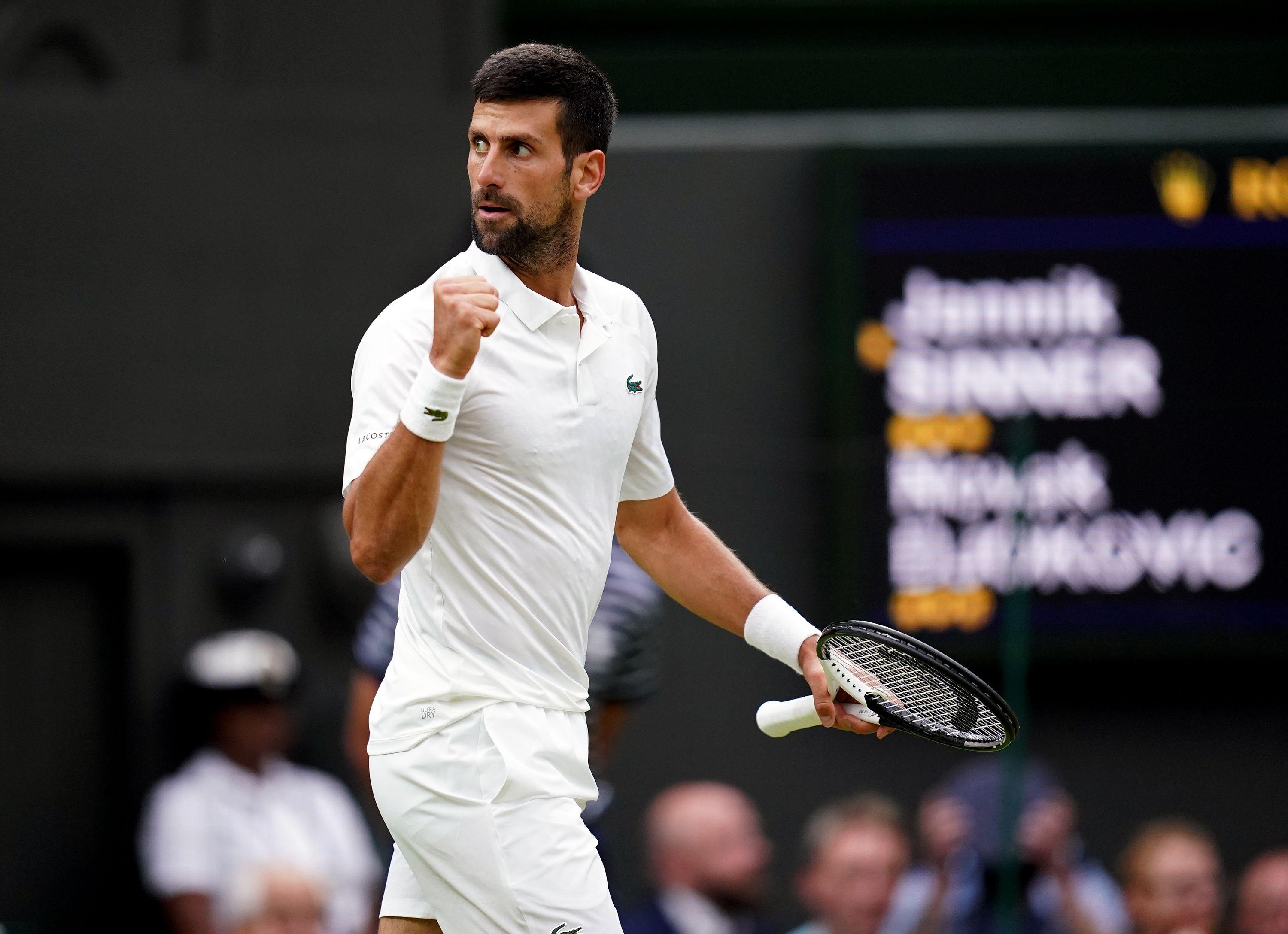 Djokovic bate Sinner, se garante na final e mira 8º título em Wimbledon