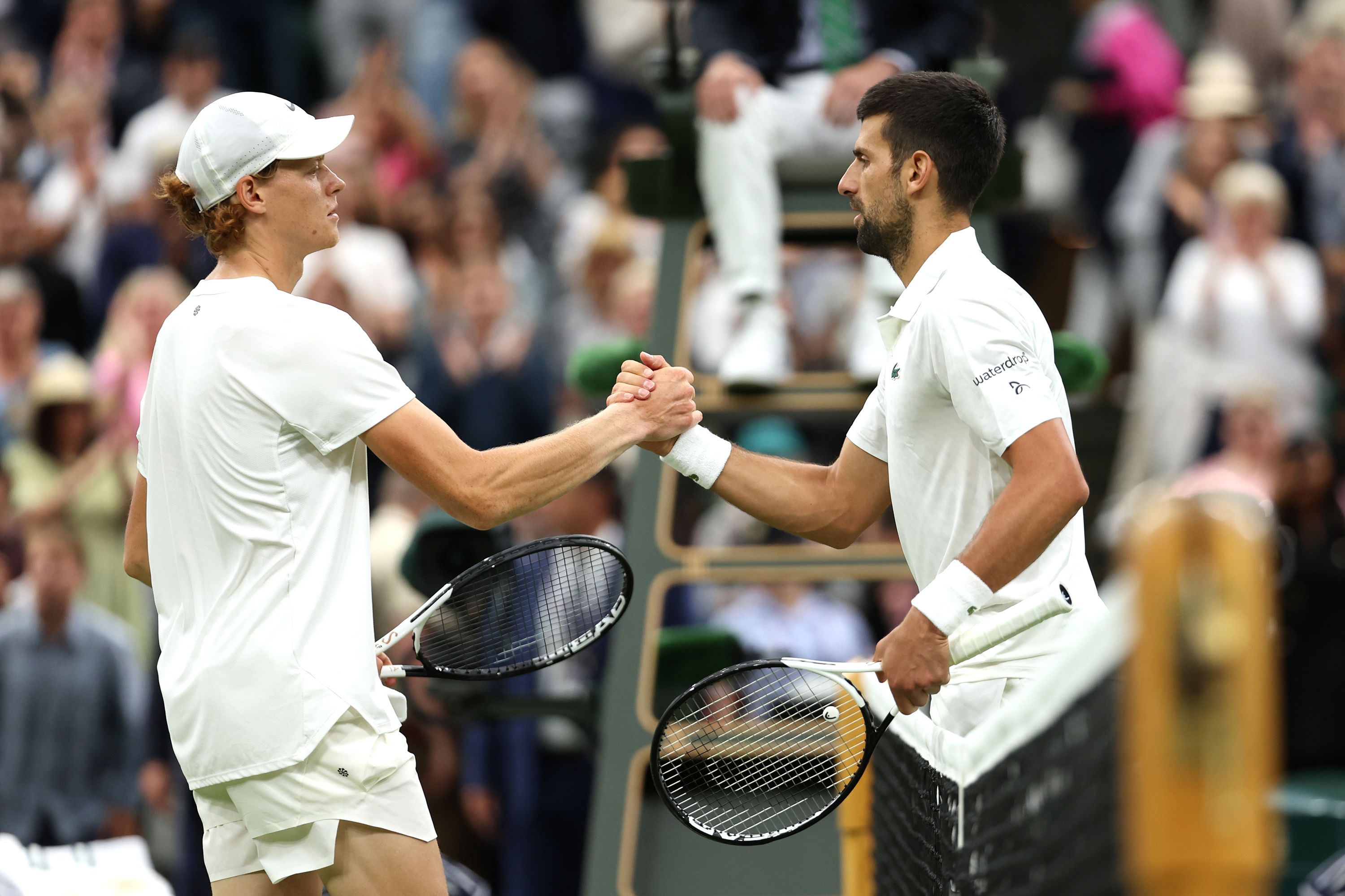 Djokovic bate Sinner, vai à final e mira 8° título em Wimbledon