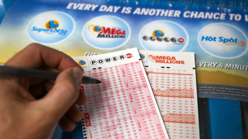 Read more about the article $875 million Powerball jackpot is up for grabs Saturday as no tickets hit Friday’s Mega Millions – CNN