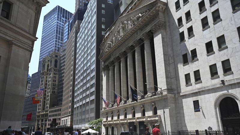 NextImg:The bond and stock markets might finally agree on Fed expectations | CNN Business