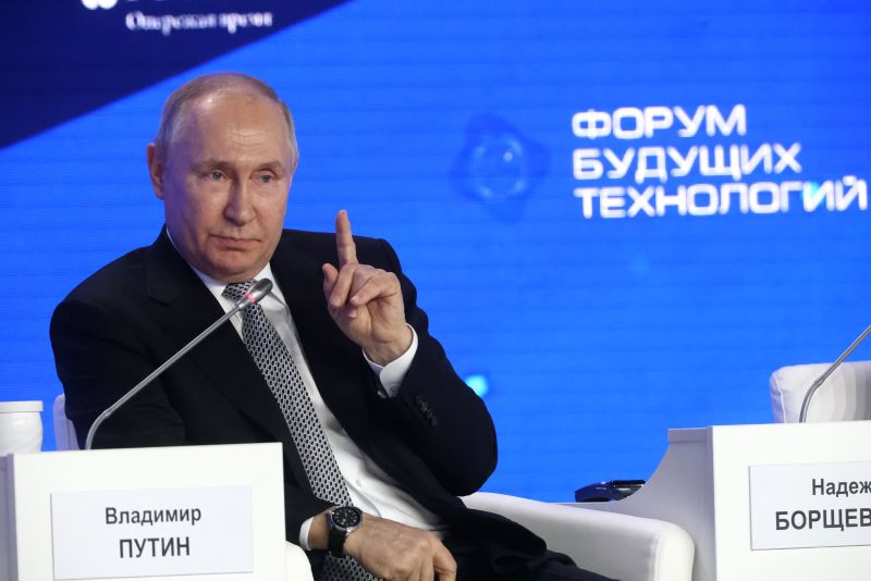 Putin Warns of Russian Cluster Munition Response Amid Ukraine Tensions