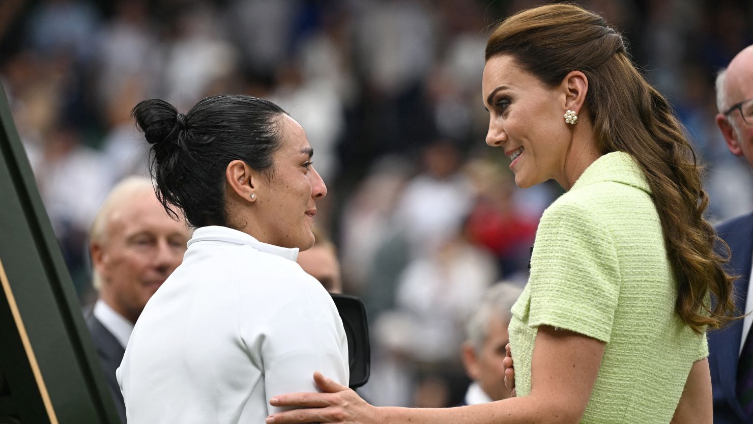 Tennis - Wimbledon - All England Lawn Tennis and Croquet Club, London, Britain - July 15, 2023
Tunisia's Ons Jabeur with Britain's Catherine, Princess of Wales after losing her final match against Czech Republic's Marketa Vondrousova