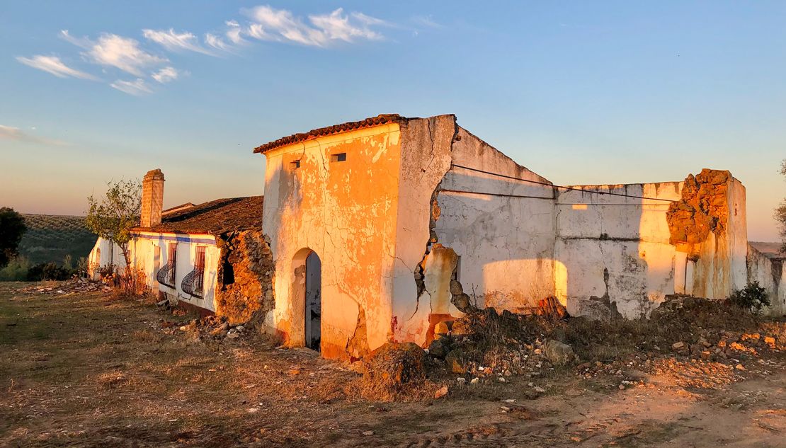 Alan Andrew and Vincent Proost purchased a rundown Portuguese farmhouse in 2019. Unable to salvage the home, they decided to knock it down and build a new property from scratch.