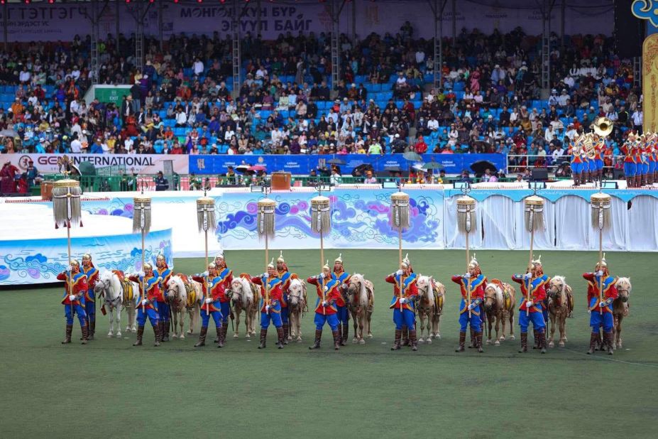 <strong>Nine White Banners: </strong>Among the opening ceremony highlights is the parade of the Nine White Banners. The white banners were said to be carried during peace negotiations and festivals since the time of Genghis Khan.