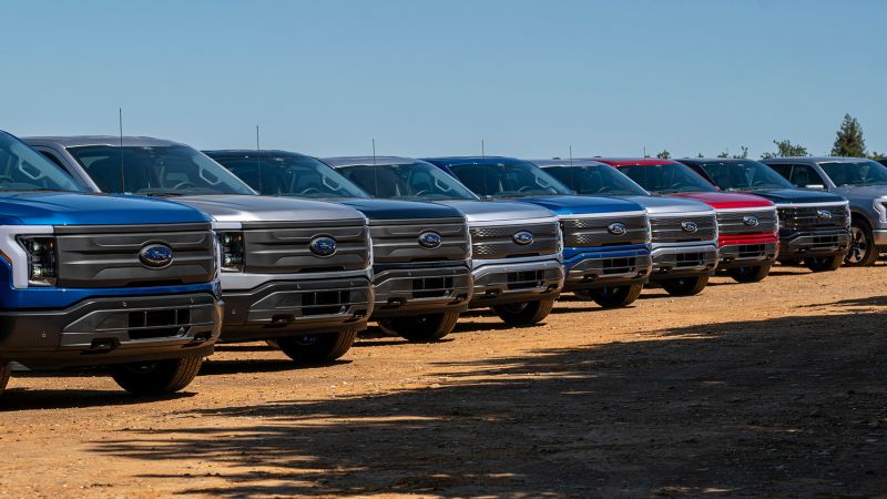 NextImg:Ford slashes prices for its electric F-150 Lightning pickup by up to $10,000 | CNN Business