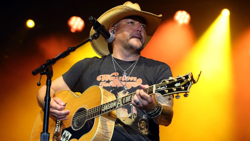 Video: Jason Aldean video critics say is racially insensitive pulled by CMT | CNN