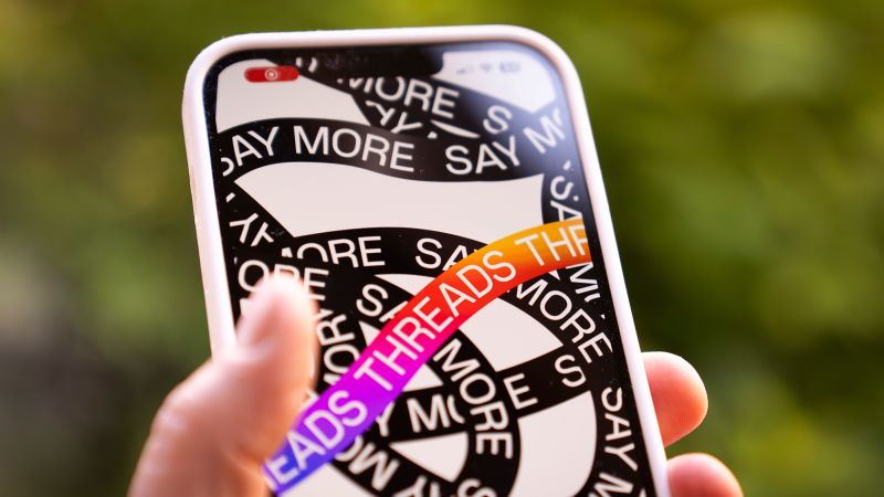 NextImg:Meta's Threads app rolls out first big batch of updates | CNN Business