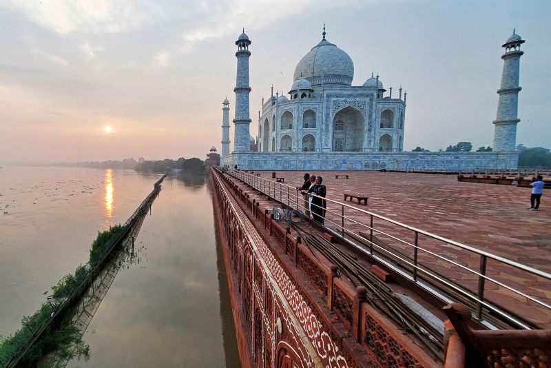 Taj Mahal: floodwaters reach iconic monument as northern India reels from massive deluge | CNN