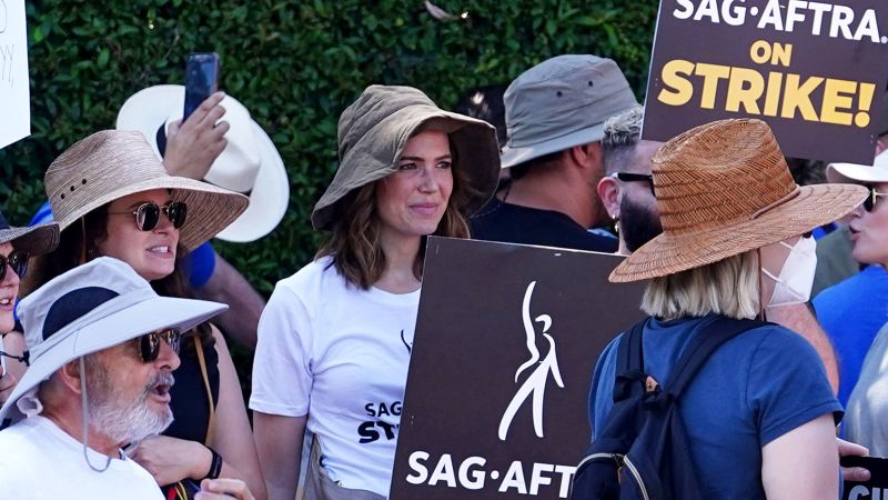 NextImg:Mandy Moore clarifies comments about residuals for actors in the midst of SAG strike | CNN