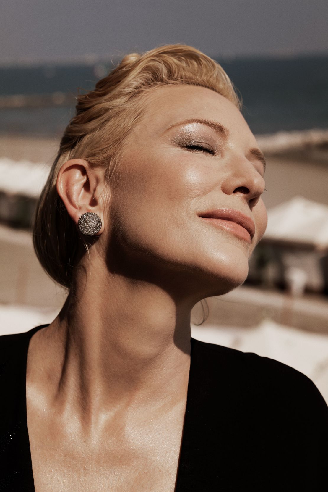 A photograph of Cate Blanchett from Greg Williams' new book "Photo Breakdowns: The Stories Behind 100 Portraits" ? 2023 Greg Williams, courtesy of Cider Mill Press.