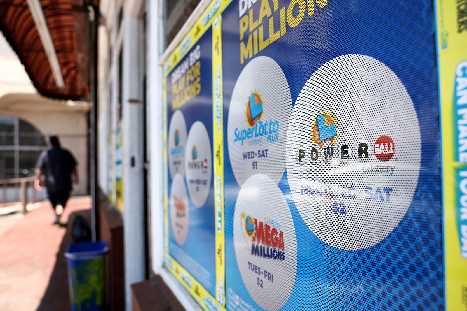 New York Woman Dreams Lottery Numbers, Wins $1 Million Prize