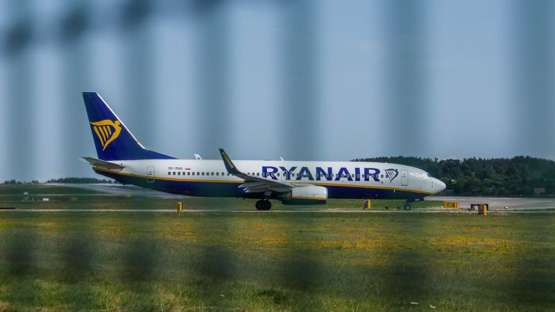 NextImg:Ryanair will return to Ukraine within weeks of war ending | CNN Business