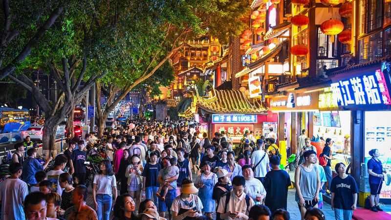 NextImg:China vows to support private businesses in bid to boost economic growth | CNN Business