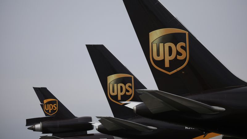 NextImg:UPS pilots vow to not cross strike picket lines | CNN Business