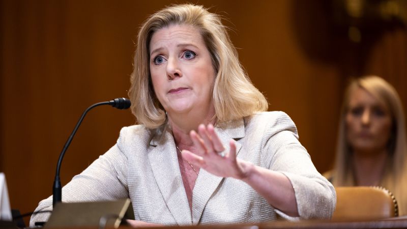 NextImg:US Army secretary emphasizes that service is 'not going to lower our standards' despite recruiting challenges | CNN Politics