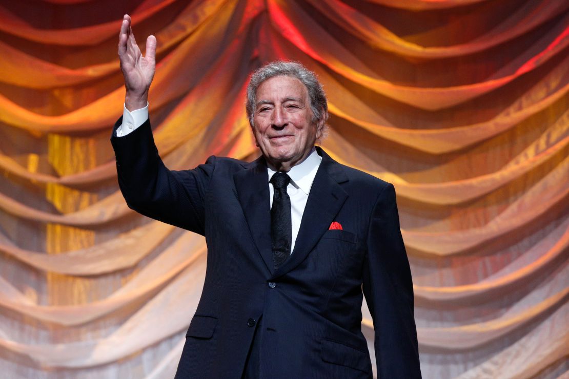 Tony Bennett performs at the Clinton Global Citizen Awards during the second day of the 2015 Clinton Global Initiative's Annual Meeting on September 27, 2015 in New York City.  